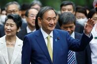 ベトナム訪問の菅首相、フック首相と防衛装備の技術移転で合意