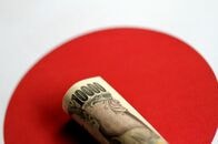 マクロスコープ：163円の衝撃、政府内に動揺と手詰まり感　「介入ハードル」の指摘も