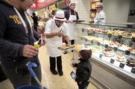 栄華を誇った英スーパーの衰退