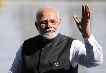 ９月１６日、インドのモディ首相（写真）は、ウズベキスタンの都市サマルカンドで開催された上海協力機構（ＳＣＯ）首脳会議で演説し、新型コロナウイルス流行とウクライナ戦争に端を発するエネルギー・食料危機に対処するよう呼びかけた。サマルカンドで代表撮影（２０２２年　ロイター）