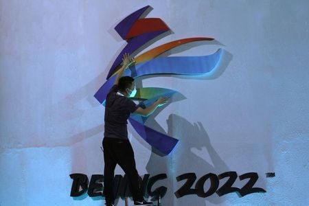国際オリンピック委員会（ＩＯＣ）は２９日、２０２２年開催の北京冬季オリンピックのチケットを中国本土の観客にのみ販売する方針を明らかにした。１７日撮影（２０２１年　ロイター/Tingshu Wang）
