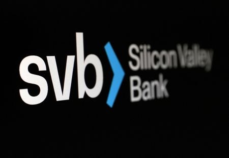 米連邦準備理事会（ＦＲＢ）は２８日、経営破綻した米中堅銀シリコンバレー銀行（ＳＶＢ）に対する当局の対応の検証結果を公表した。３月撮影（２０２３年　ロイター/Dado Ruvic）