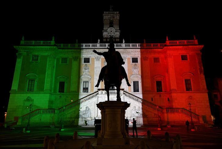 イタリア当局は20日、新型コロナウイルス感染による死者が前日から627人（18.4％）増加し、4032人になったと発表した。写真はローマで3月17日撮影（2020年　ロイター/Alberto Lingria）