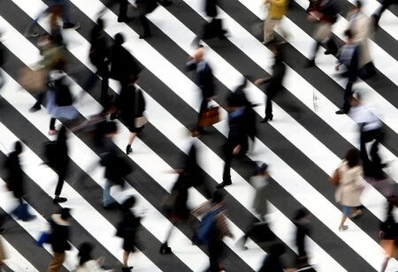 　２月２５日、国内最大の産業別労組であるＵＡゼンセンの松浦昭彦会長は、現在までに明らかになった加盟労組の賃上げ要求額は、最近の物価上昇に対して「十分足りるとは言えない」水準だとして、今後の労使交渉で「譲り代（余地）は小さい」との見通しを示した。都内で２０１５年３月撮影（２０２２年　ロイター/Yuya Shino）