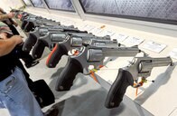 欠陥品の銃で大けがしたら