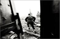 「男が持つ邪悪性をドキュメントしてきた」現代を代表する戦争写真家クリストファー・モーリス