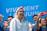 生活に苦しみ、移民に反発する「庶民」が熱狂...マリーヌ・ルペン「国民連合」が再・旋風を起こすフランスの今