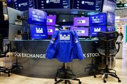米国株式市場＝下落、利回り上昇が重し　アルファベット・アマゾンが安い