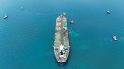 原油先物1ドル上昇、ブレントは月間で14％高