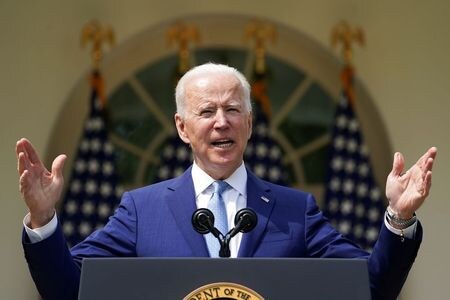 　４月１４日、バイデン米政権は、黒人社会が抱える問題を解決するため、経済・刑事司法改革を進めていく方針を示した。写真はバイデン大統領。ホワイトハウスで８日撮影（２０２１年　ロイター／Kevin Lamarque）