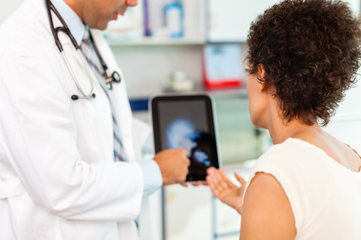 遺伝病について知るべきか知らずにいるべきか、患者の家族は決断を迫られる fotostorm-iStockphoto