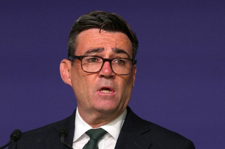 バーナム英首相。8月21日、ロンドンで代表撮影。REUTERS