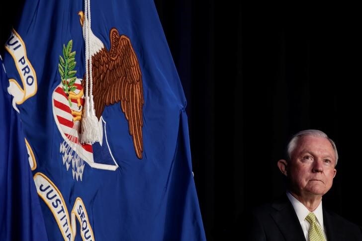 ６月１０日、セッションズ米司法長官（写真）は、コミー連邦捜査局（ＦＢＩ）前長官の証言に関して、１３日に上院情報特別委員会で証言する意向を示した。６日撮影（２０１７年　ロイター/Chris Aluka Berry）