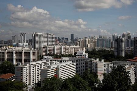 　１２月１日、シンガポール航空当局は、香港との間で新型コロナウイルス対策の隔離措置なしで相互に渡航者を受け入れる「トラベルバブル」を来年まで延期すると発表した。写真はシンガポールで１１月撮影（２０２０年　ロイター／Edgar Su）