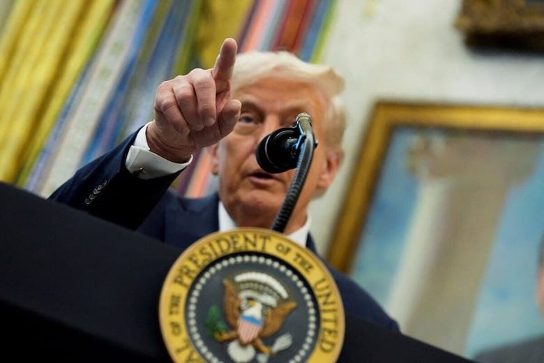 左派叩きを強めるトランンプ（9月30日、ホワイトハウス）　REUTERS/Ken Cedeno