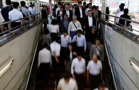 　１０月１６日、広告代理店世界最大手ＷＰＰ傘下のデータ分析会社カンターが１７日公表する調査結果によると、環境に優しい世界の通勤都市ランキングの上位に、東京、北京、シンガポールが入った。ソウルも７位となり、アジア都市のランク入りが目立った。写真は２０１４年９月に都内で撮影（２０１９年　ロイター／Yuya Shino）