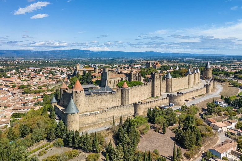 フランス南西部の歴史的城塞都市カルカソンヌ　Mazur Travel-Shutterstock