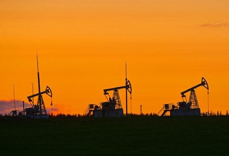 　ロイターの試算によると、６月のロシアの石油・ガス歳入は前年同月比５０％超増加し、８１４０億ルーブル（９４億ドル）となる見通しであることが２５日分かった。写真はロシア南東部タタールスタン共和国のアリメチエフスク近くで昨年６月撮影（２０２４年　ロイター/Alexander Manzyuk）