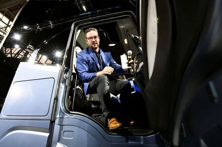 米電動トラックメーカーのニコラは２１日、創業者のトレバー・ミルトン氏（写真）が会長職を退任したと発表した。イタリア・トリノで昨年１２月撮影（２０２０年　ロイター/MASSIMO PINCA）