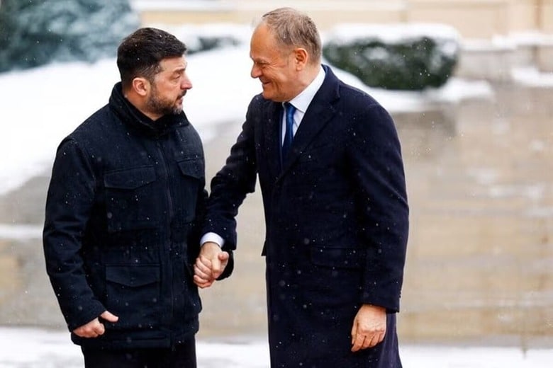 ウクライナのゼレンスキー大統領とポーランドのトゥスク首相。2月5日、キーウで撮影。REUTERS/Alina Smutko