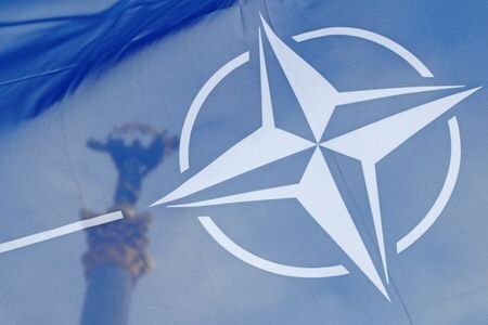 北大西洋条約機構（ＮＡＴＯ）のストルテンベルグ事務総長は１８日、ＮＡＴＯはウクライナの防空能力の強化に向け一段の取り組みを行っていると述べた。 ２０２２年１月撮影（２０２４年　ロイター/Valentyn Ogirenko）