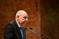ハンガリー大統領、改憲案署名し退任　後任「チェス界の女王」か