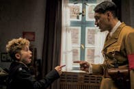 ヒトラーは少年の空想上の友達──異色コメディー『ジョジョ・ラビット』