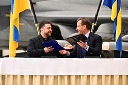 ウクライナ、スウェーデン製新型戦闘機20機を購入へ　旧型機の供与も