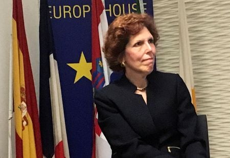 米クリーブランド地区連銀のメスター総裁は１０日、連邦準備理事会（ＦＲＢ）が利上げ停止を検討するにはインフレが「説得力のある」形で減速する必要があるとの考えを示した。２０１９年７月、ロンドンで撮影（２０２２ 年　ロイター／Marc Jones/File Photo）