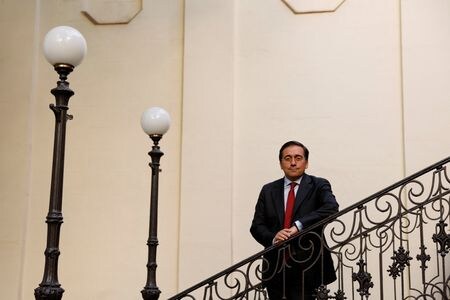 ６月９日、スペイン政府は、アルジェリアが２国間の友好善隣協力条約の停止と天然ガスを除く全ての２国間貿易で禁輸を決定したことを受け、国益を断固として守ると表明した。写真はアルバレス外相。マドリードで７日撮影（２０２２年　ロイター/Susana Vera）
