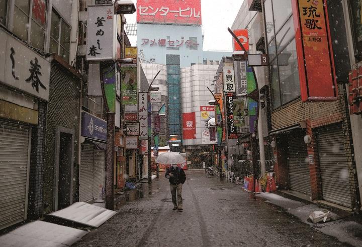 経済活動の停止は多くの企業に大きな損失をもたらしている　ISSEI KATOーREUTERS