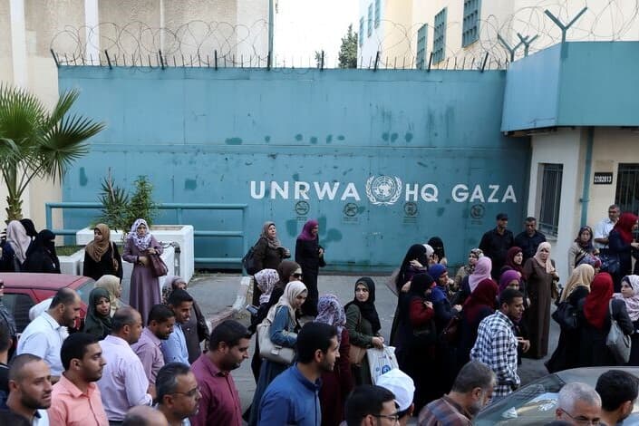 国連パレスチナ難民救済事業機関（ＵＮＲＷＡ）のラザリーニ事務局長は２６日、昨年１０月７日のイスラム組織ハマスによるイスラエル奇襲に関与した疑いのある職員数人に対する調査を開始したと明らかにした。２０１８年９月撮影（２０２４年　ロイター/Ibraheem Abu Mustafa）
