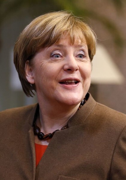 １２月３１日、メルケル独首相（写真）は、内戦が続くシリアなどから殺到する難民について、ドイツの社会や経済に恩恵をもたらすと述べ、難民に対する寛容な姿勢をあらためて示した。１８日撮影（２０１５年　ロイター/Francois Lenoir）