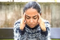 片頭痛は「サプライズ」が引き起こしていた...ホルモンと天気だけではない「発症の原因」とは？【最新研究】