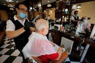 ニューヨーク市が経済再開第2段階に移行　美容院など100日ぶり営業再開