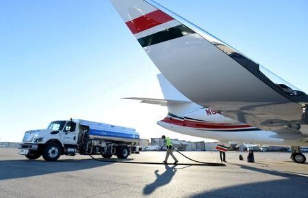 　バイデン米政権は、航空機燃料の脱炭素化について２０５０年を達成時期とすることを検討している。８月１０日、事情に詳しい複数の関係者が明らかにした。２０１９年１０月、ラスベガスで撮影（２０２１年　ロイター/David Becker）