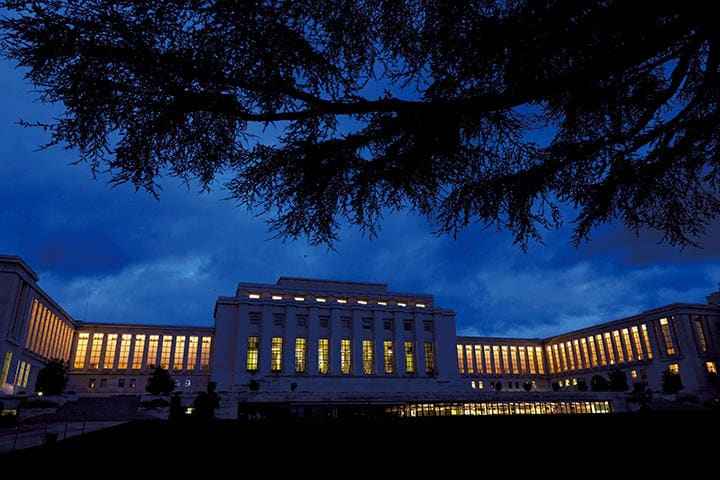 スイスのレマン湖畔にある国連の欧州本部　DENIS BALIBOUSE-REUTERS