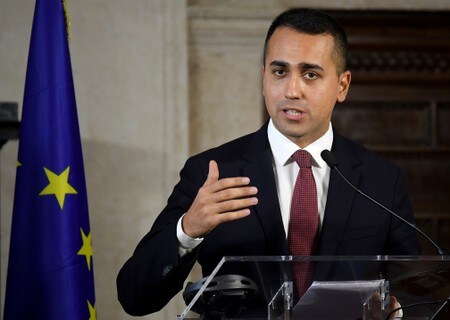 　１１月２０日、イタリアのディマイオ外相（写真）は、ユーロ圏の救済基金である欧州安定メカニズム（ＥＳＭ）の改革について、イタリアが受け入れない可能性を警告した。１０月２日、ローマで撮影（２０１９年　ロイター/Alberto Lingria）