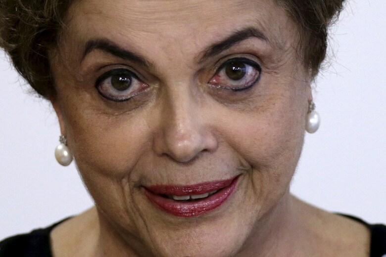 　４月１３日、ブラジルのルセフ大統領（写真）は、近く実施される自身の弾劾をめぐる下院採決を乗り切れば挙国一致政府を樹立すると表明した。ブラジリアで１３日撮影（２０１６年　ロイター／Ueslei Marcelino）