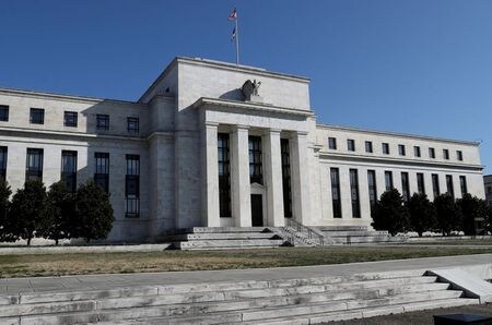 ７月８日、 米ニューヨーク連銀は新型コロナウイルス危機によるクレジット市場の緊張緩和に向け導入した大企業への資金供給制度であるコマーシャルペーパー・ファンディング・ファシリティー（ＣＰＦＦ）を終了したと発表した。 ワシントンのFRB本部で２０１９年３月撮影（２０２１年　ロイター/Leah Millis）