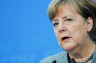 独メルケル首相、国民の半数近くが4期目終了前の退任望む