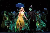 リンカーン暗殺犯だって「舞台で歌う」？...政治的なミュージカルに響く「共鳴と不協和音」