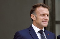 一日も持たずに辞任した仏首相を再指名したマクロンの真意は？　フランスが抱える難題を解決できるのか