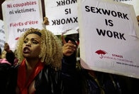 売春婦ではなく客を処罰する買春禁止法がフランスで可決