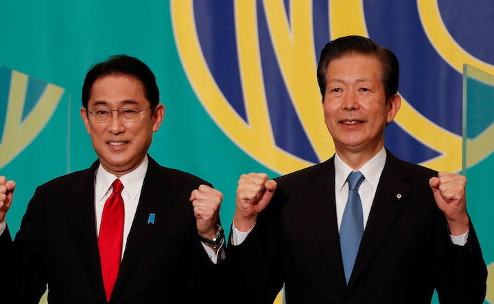 日本を中国従属に導く自公連立　Issei Kato/REUTERS