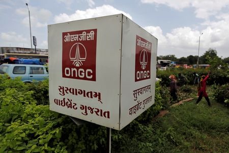 　インド石油天然ガス公社（ＯＮＧＣ）は、ロシア極東の石油・天然ガス開発事業「サハリン１」の産油量がゼロから、ピーク時の日量２０万バレルに戻ったことを明らかにした。インド・アーメダバードで２０１６年９月撮影（２０２３年　ロイター／Amit Dave）