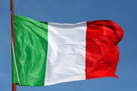 　５月２８日、イタリアの大衆迎合主義（ポピュリズム）政党「五つ星運動」は、再選挙が実施されることになった場合、極右政党の「同盟」と組む可能性を検討している。２０１６年３月撮影（２０１８年　ロイター/Stefano Rellandini）