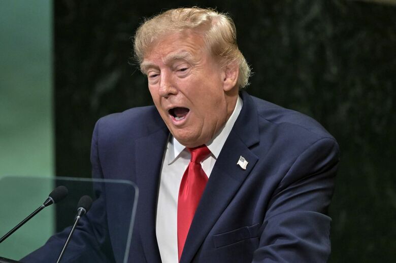 中間選挙の結果次第ではトランプの弾劾、罷免、年内辞任の可能性もある　Anthony Behar/Sipa USA/REUTERS