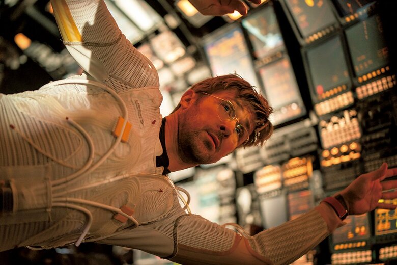 グレースは乗組員の任務を断固拒否するも、無理やり宇宙に飛ばされる　©2026 AMAZON CONTENT SERVICES LLC. ALL RIGHTS RESERVED.