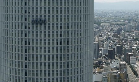 　１１月７日、政府は、時間外労働時間の規制があいまいな現行の労働基準法を改正し、２０１７年中に改正法案を国会に提出する方向だ。２０１３年７月撮影（２０１６年　ロイター/Toru Hanai）